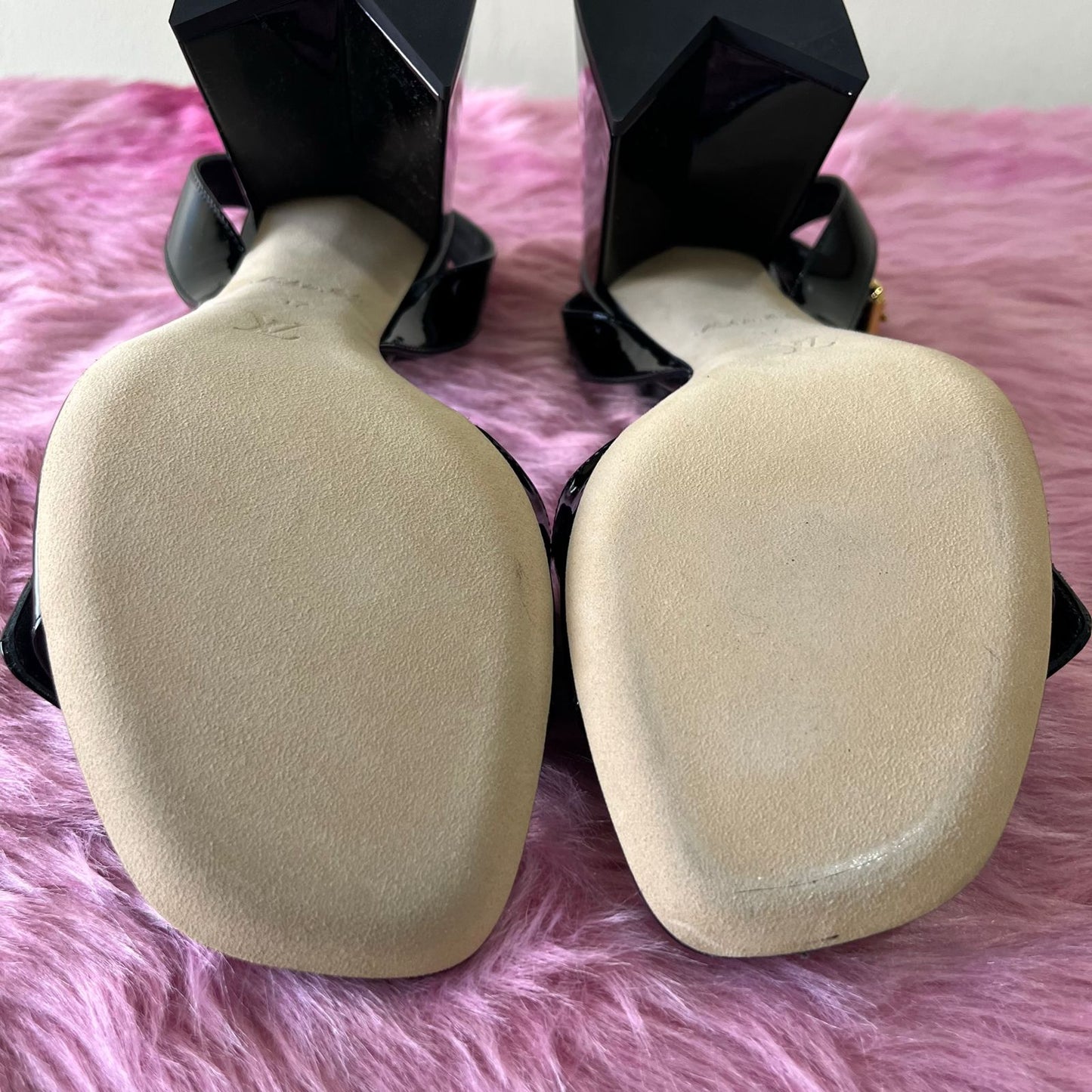 Louis Vuitton Shake Sandals Black Patent – 3.1"H x 9.8"L x 3.3"W