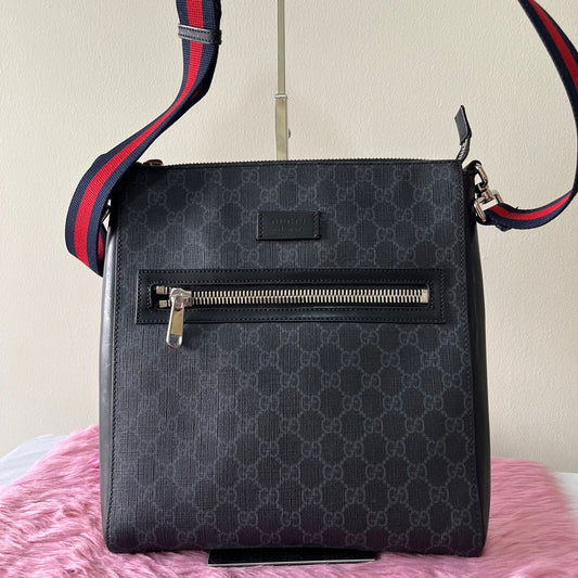 Gucci Messenger Bag GG Supreme Black/Gray – 10"H x 14"L x 3.5"W
