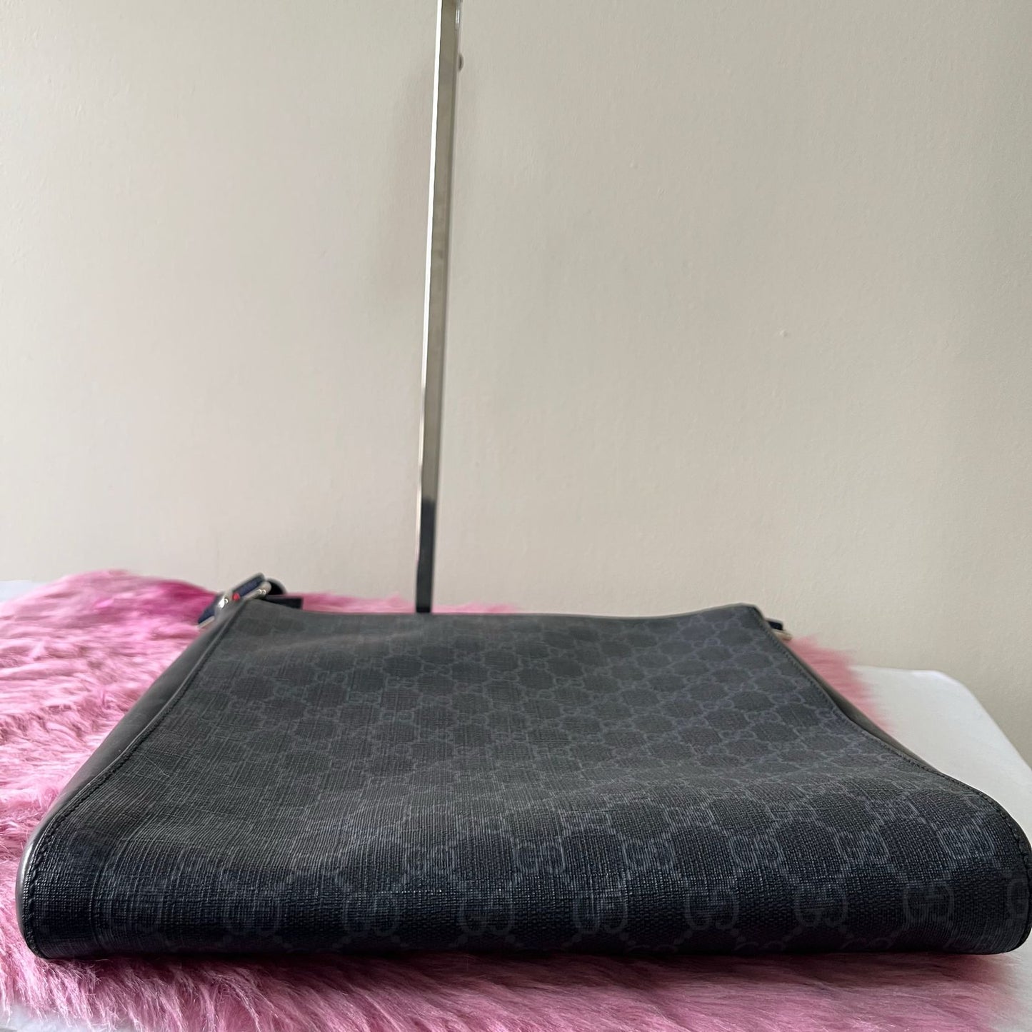 Gucci Messenger Bag GG Supreme Black/Gray – 10"H x 14"L x 3.5"W