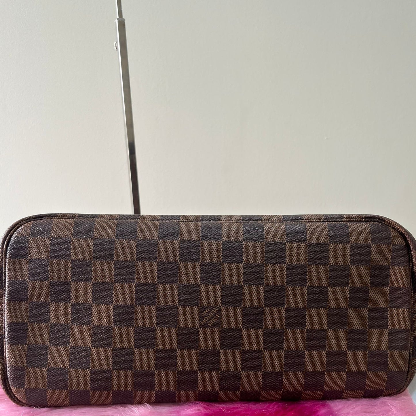 Louis Vuitton Neverfull MM Damier Ebene – 13"H x 15.7"L x 7.9"W