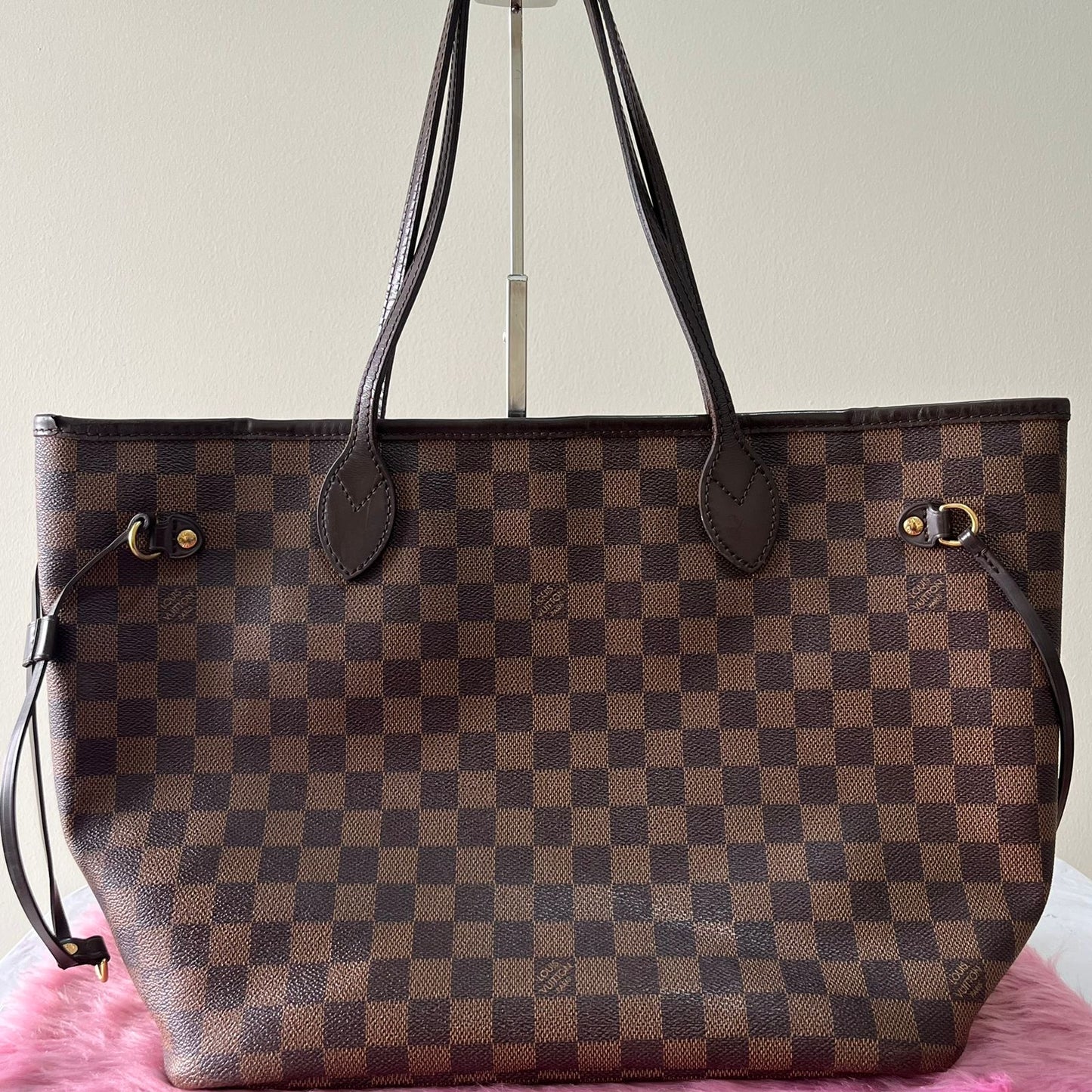 Louis Vuitton Neverfull MM Damier Ebene – 13"H x 15.7"L x 7.9"W