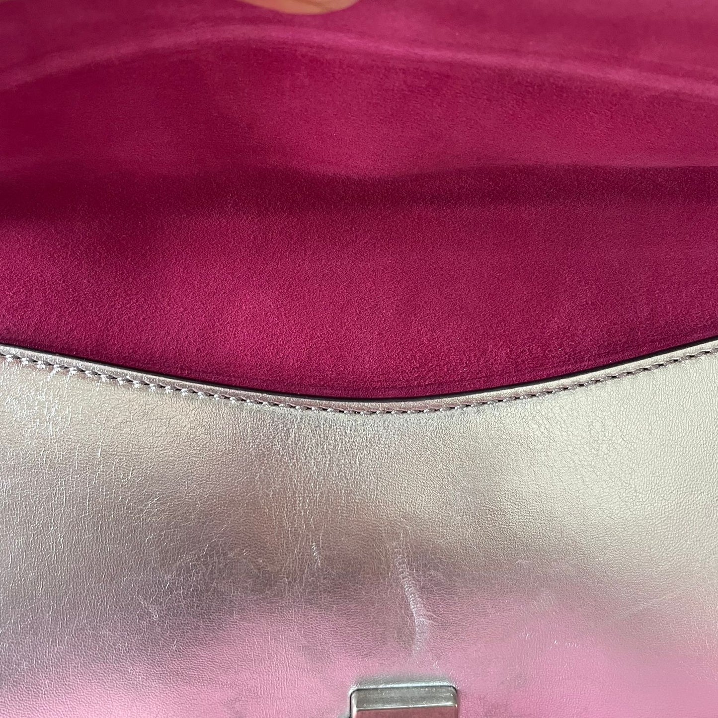 Gucci Dionysus Silver – 6"H x 10"L x 3"W