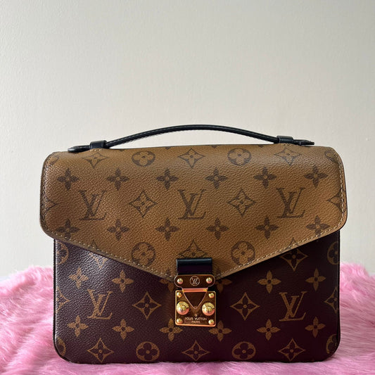 Louis Vuitton Pochette Métis Monogram Canvas – 7.5"H x 9.8"L x 2.8"W
