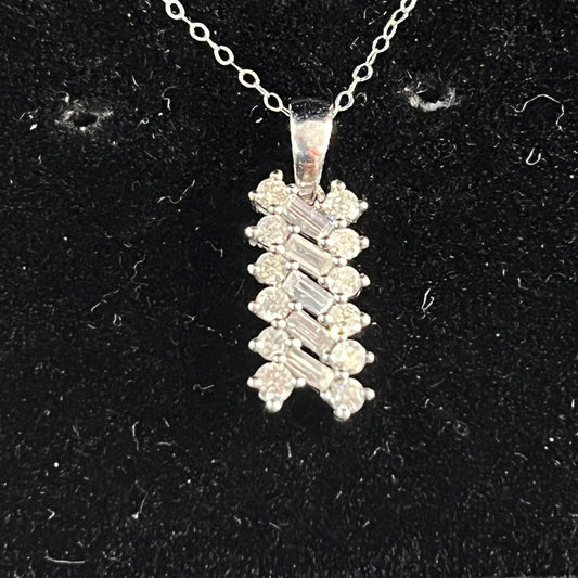 BAGUETTE BAR TWIST DIAMOND PENDANT