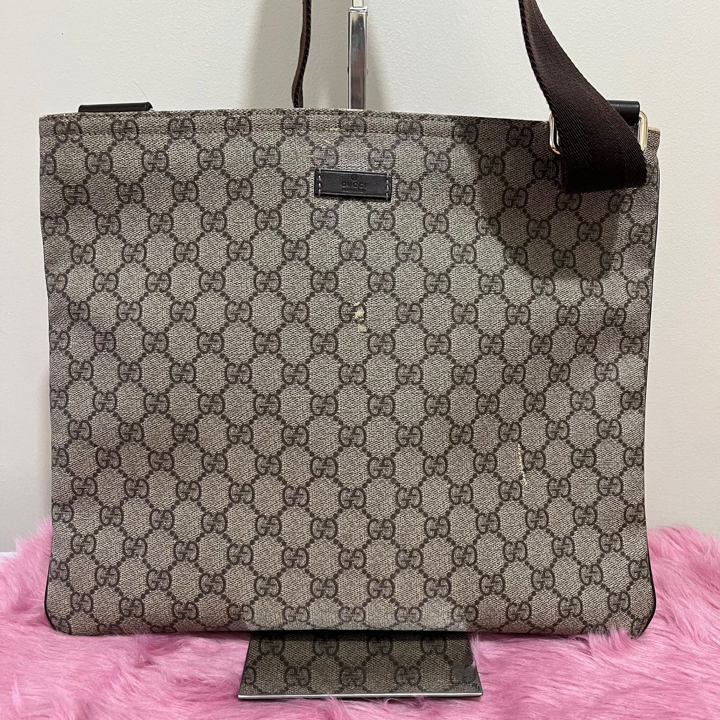 Gucci Messenger Monogram GG Supreme – 11"H x 14.5"L x 3.5"W