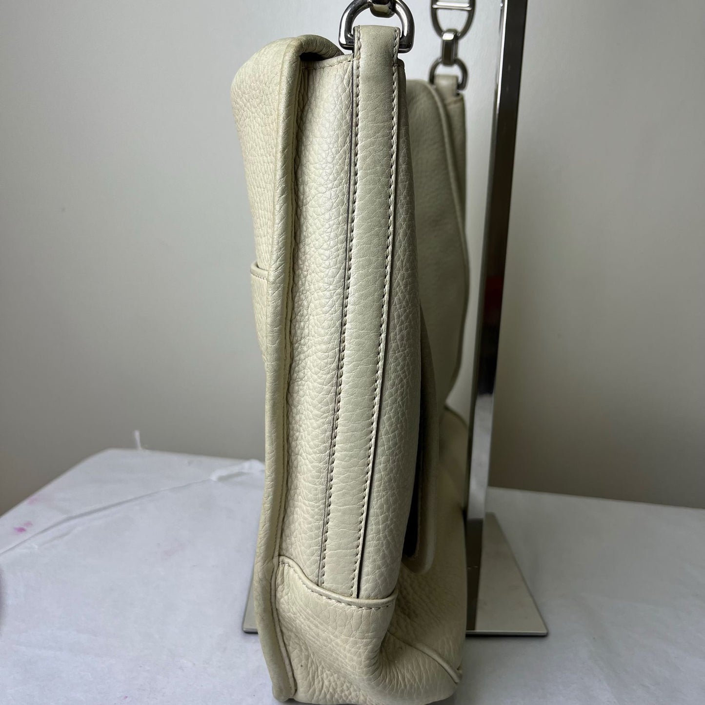 Loewe Maia Off White – 6"H x 9.5"L x 2.5"W
