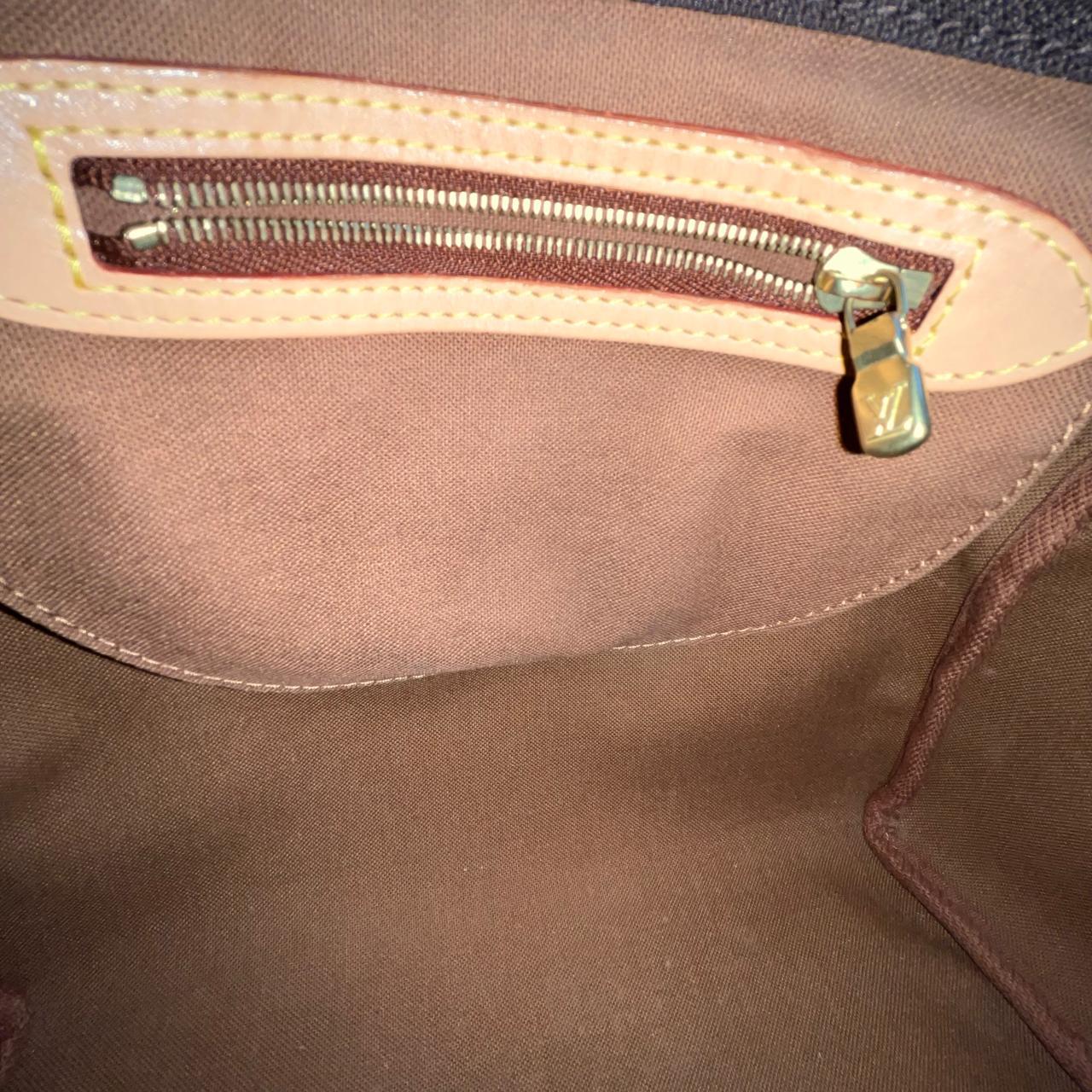 Louis Vuitton Speedy 25 Monogram Canvas – 7.5"H x 9.8"L x 5.9"W