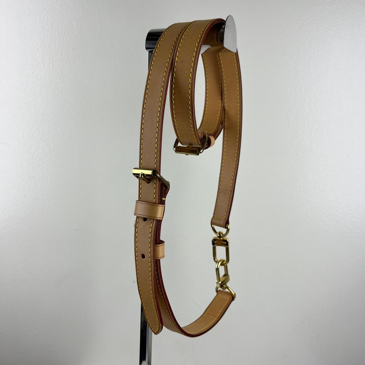 Louis Vuitton Speedy 25 Monogram Canvas – 7.5"H x 9.8"L x 5.9"W