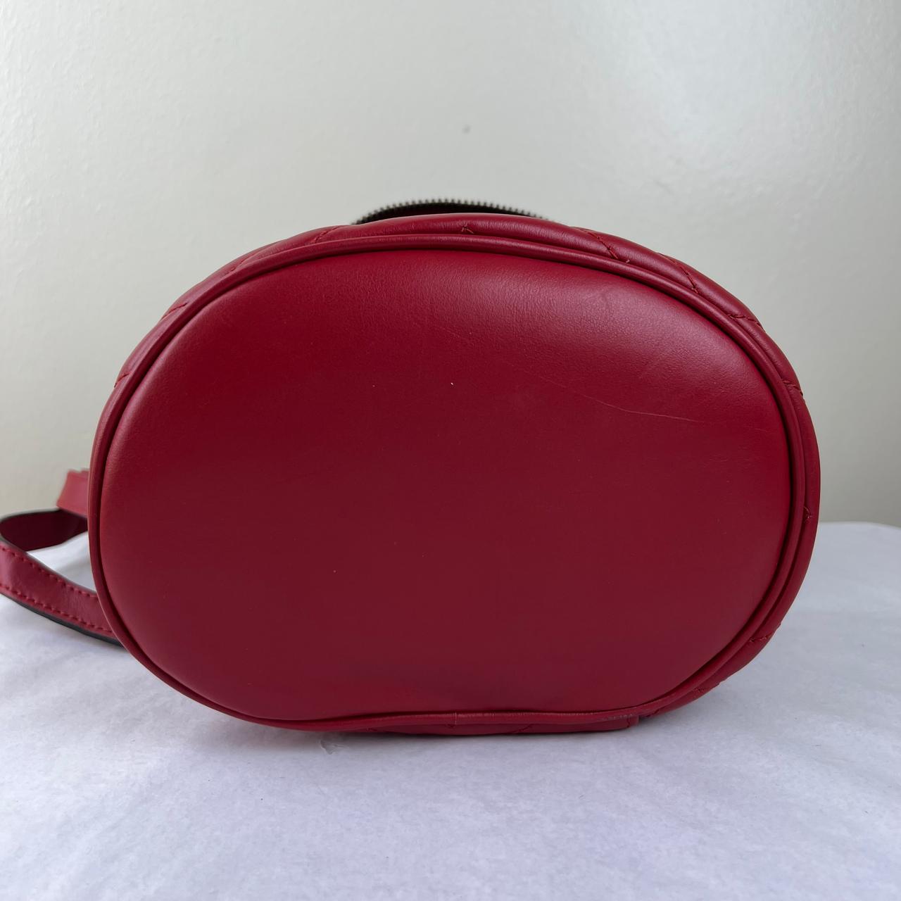 Gucci Marmont Vanity Red – 4.7"H x 7"L x 2.6"W