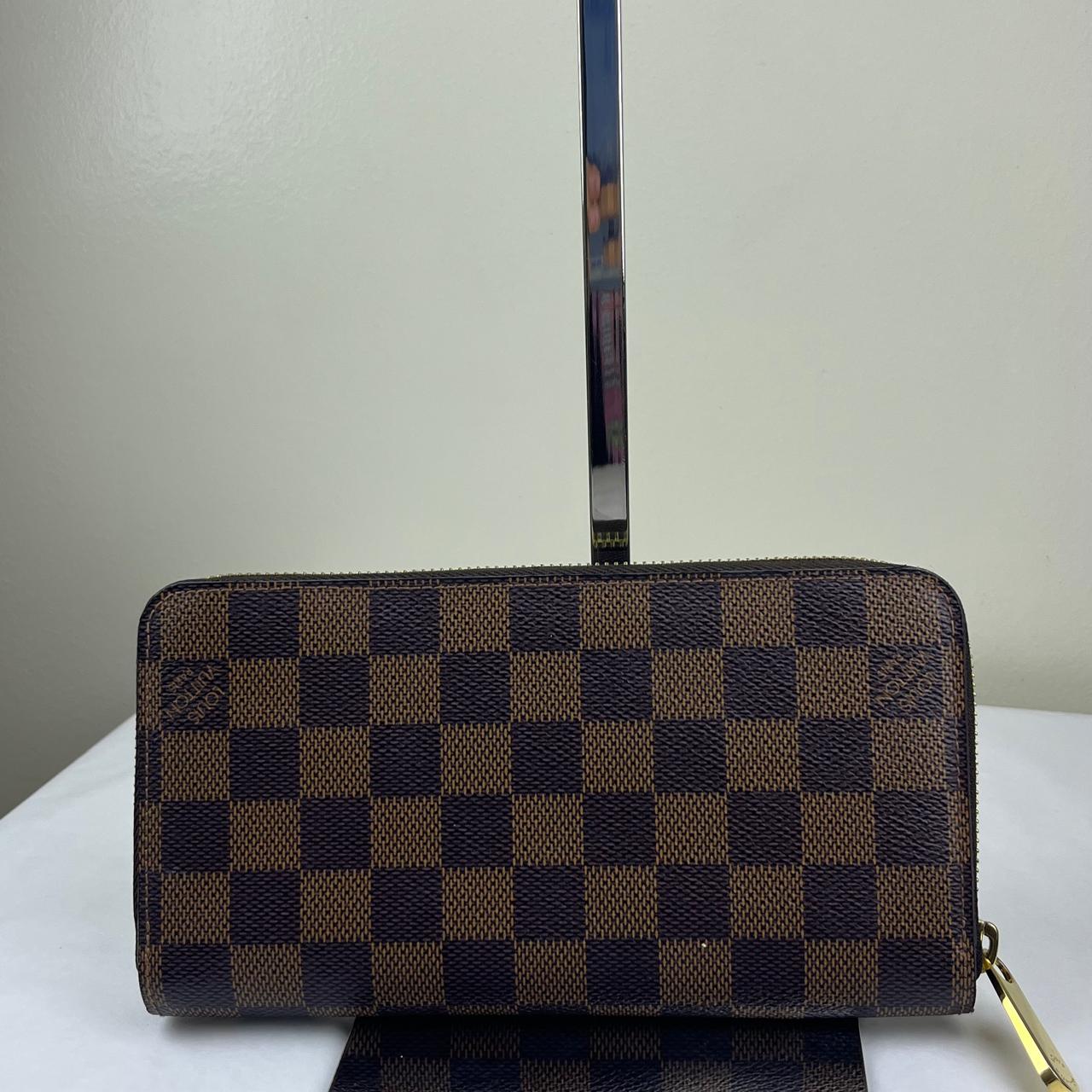 Louis Vuitton Zipply Wallet Damier Ebene – 4.1"H x 7.5"L x 0.8"W