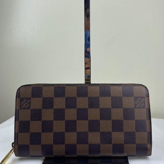 Louis Vuitton Zipply Wallet Damier Ebene – 4.1"H x 7.5"L x 0.8"W