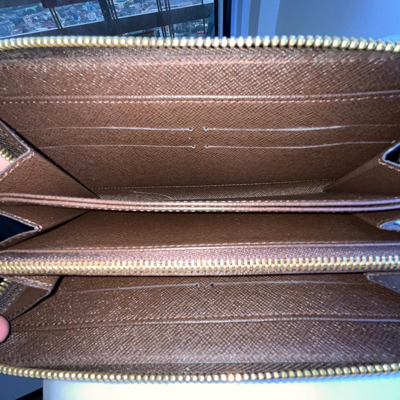 Louis Vuitton Zipply Wallet Damier Ebene – 4.1"H x 7.5"L x 0.8"W