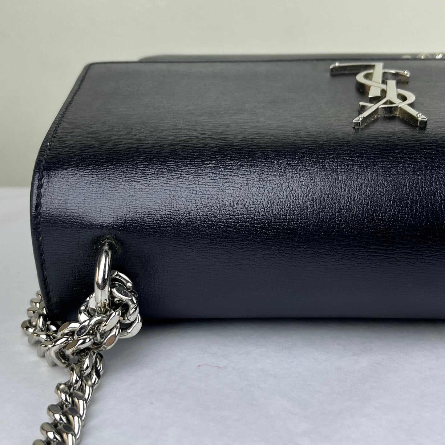 YSL Sunset Medium Smooth leather - black – 6.7"H x 8.8"L x 3.1"W