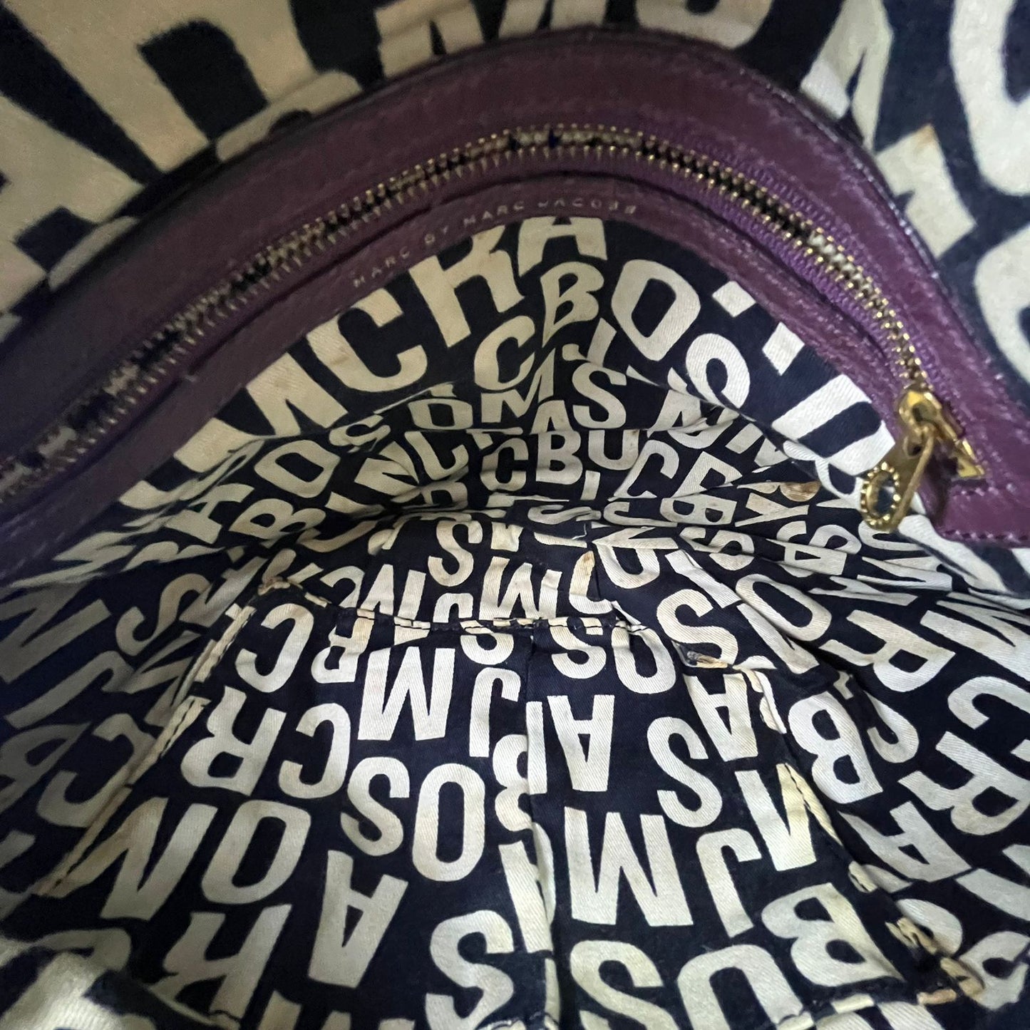 Marc Jacobs	Top Handle Burgundy