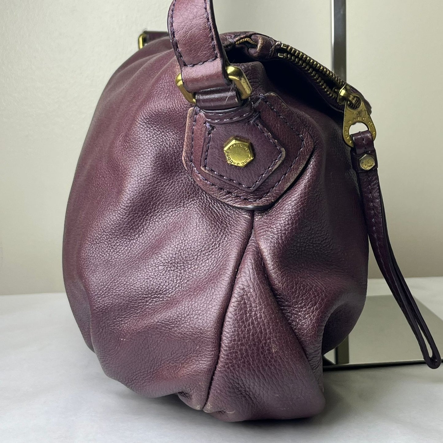Marc Jacobs	Top Handle Burgundy