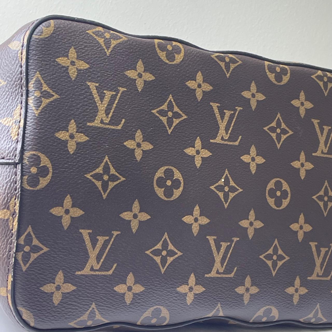 Louis Vuitton	Louis Vuitton Neo Noe Pink Interior
