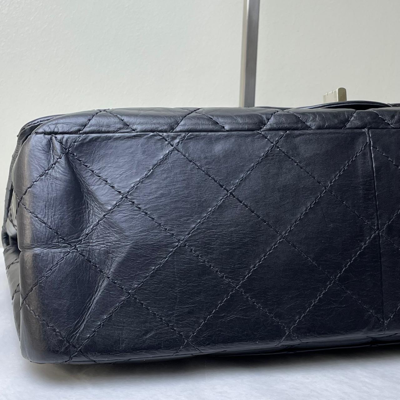 Chanel Maxi Black Large