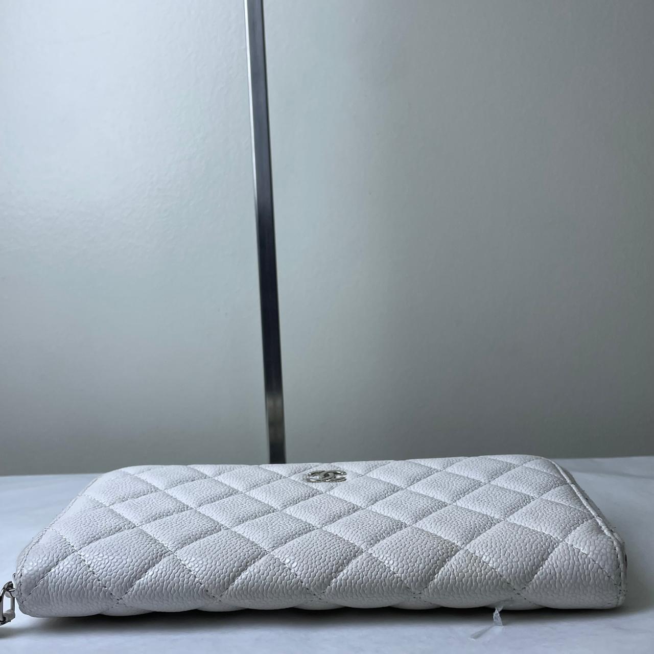 Chanel Long Wallet Caviar Skin - White