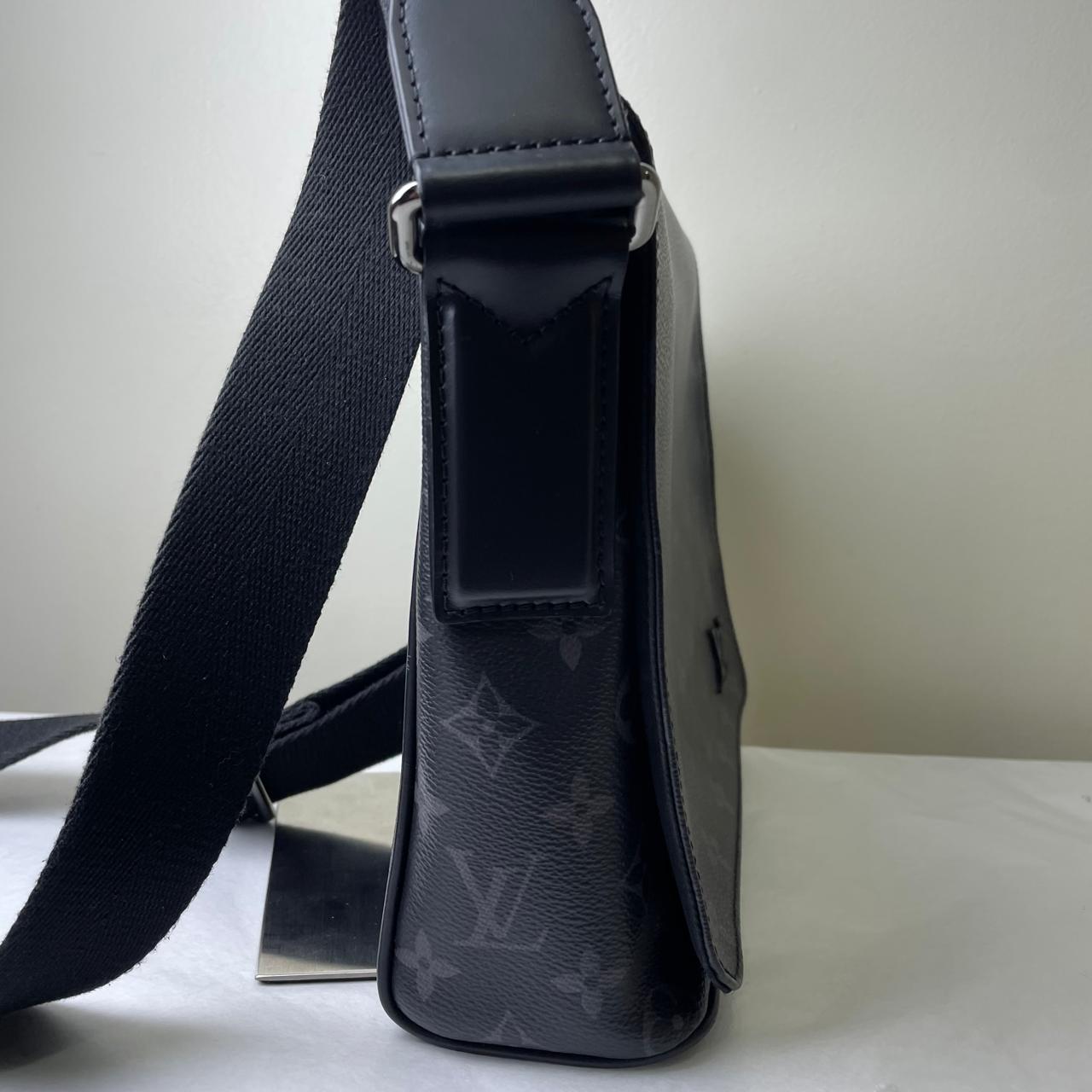 Louis Vuitton	District PM Messenger Bag - Black
