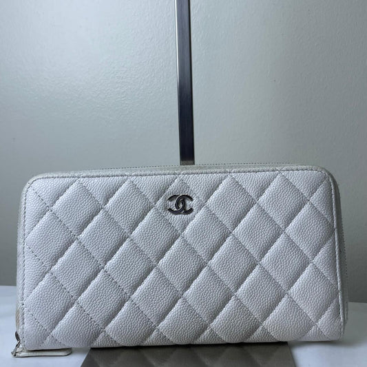 Chanel Long Wallet Caviar Skin - White