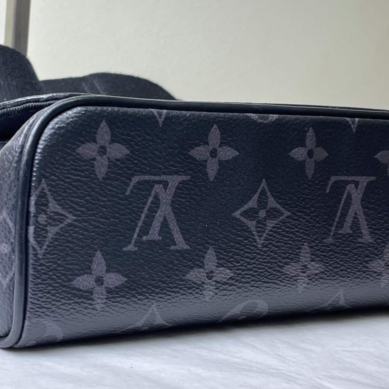 Louis Vuitton	District PM Messenger Bag - Black