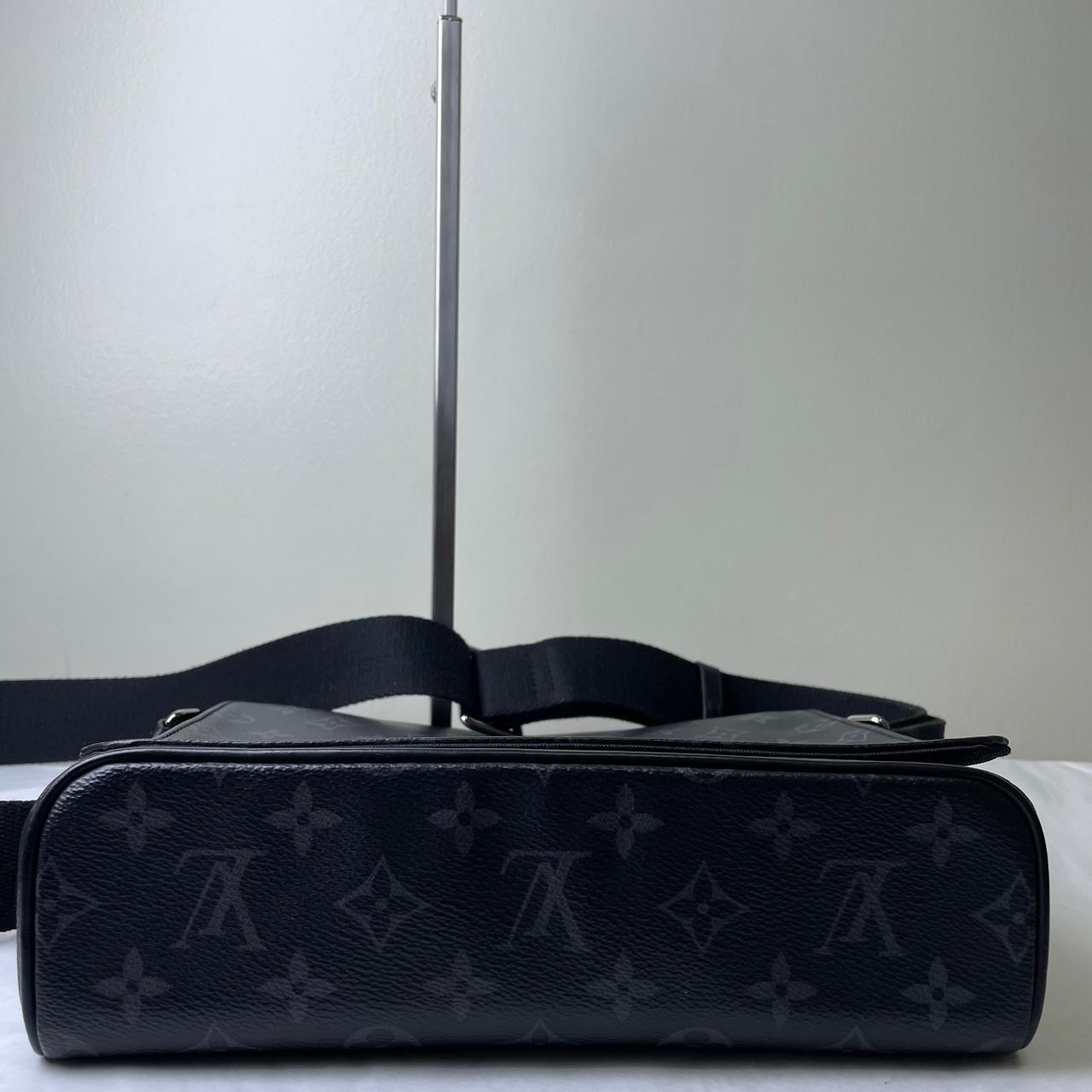 Louis Vuitton	District PM Messenger Bag - Black