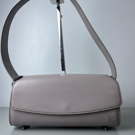 Louis Vuitton	Mauve Baguette