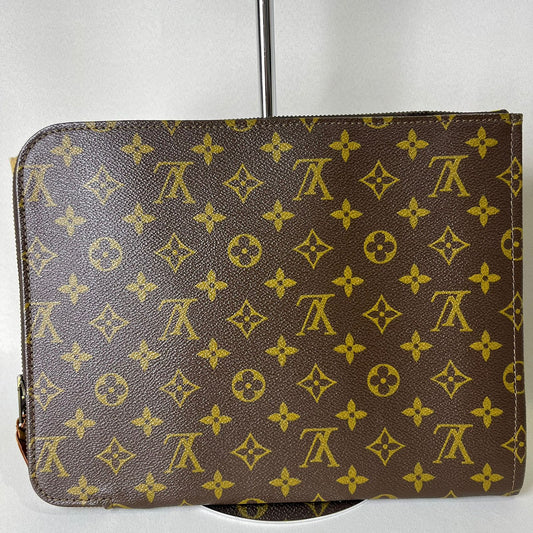 Louis Vuitton	Ipad Sleeve Monogram Canvas