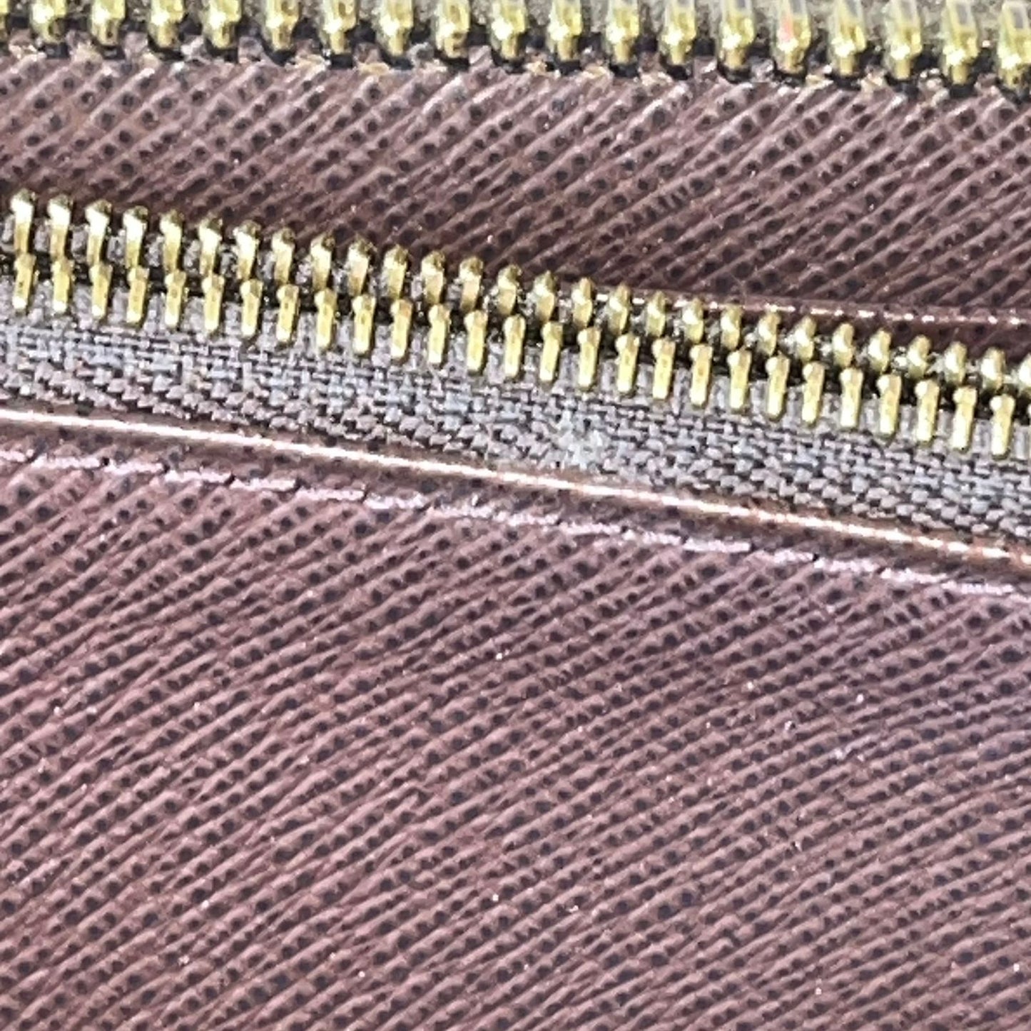 Louis Vuitton	Zippy Wallet, Damier Ebene