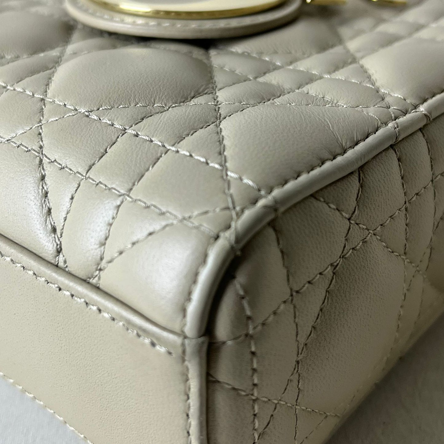 Dior	Lady D-Joy Bag Medium Beige
