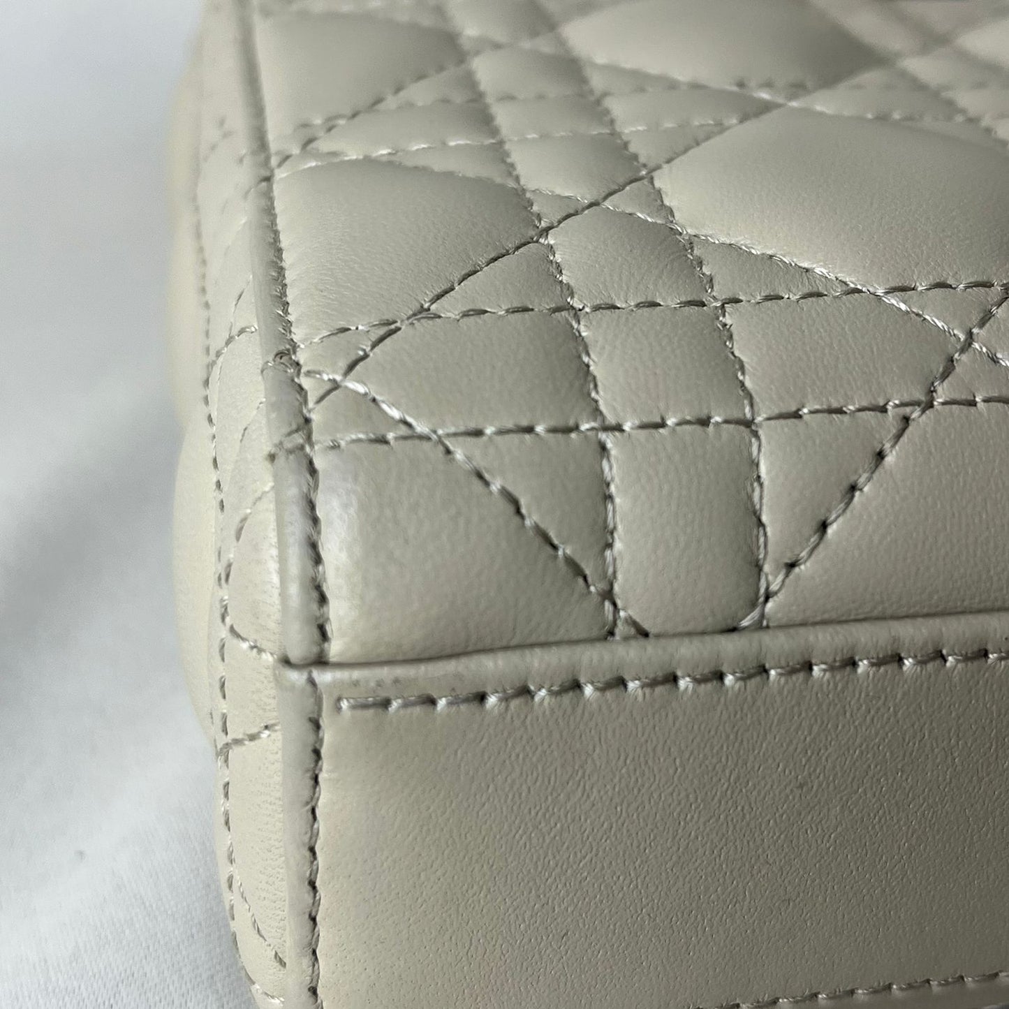 Dior	Lady D-Joy Bag Medium Beige