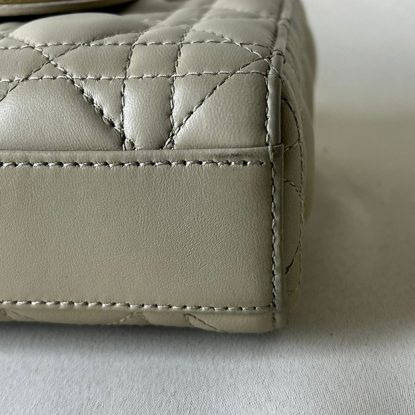 Dior	Lady D-Joy Bag Medium Beige