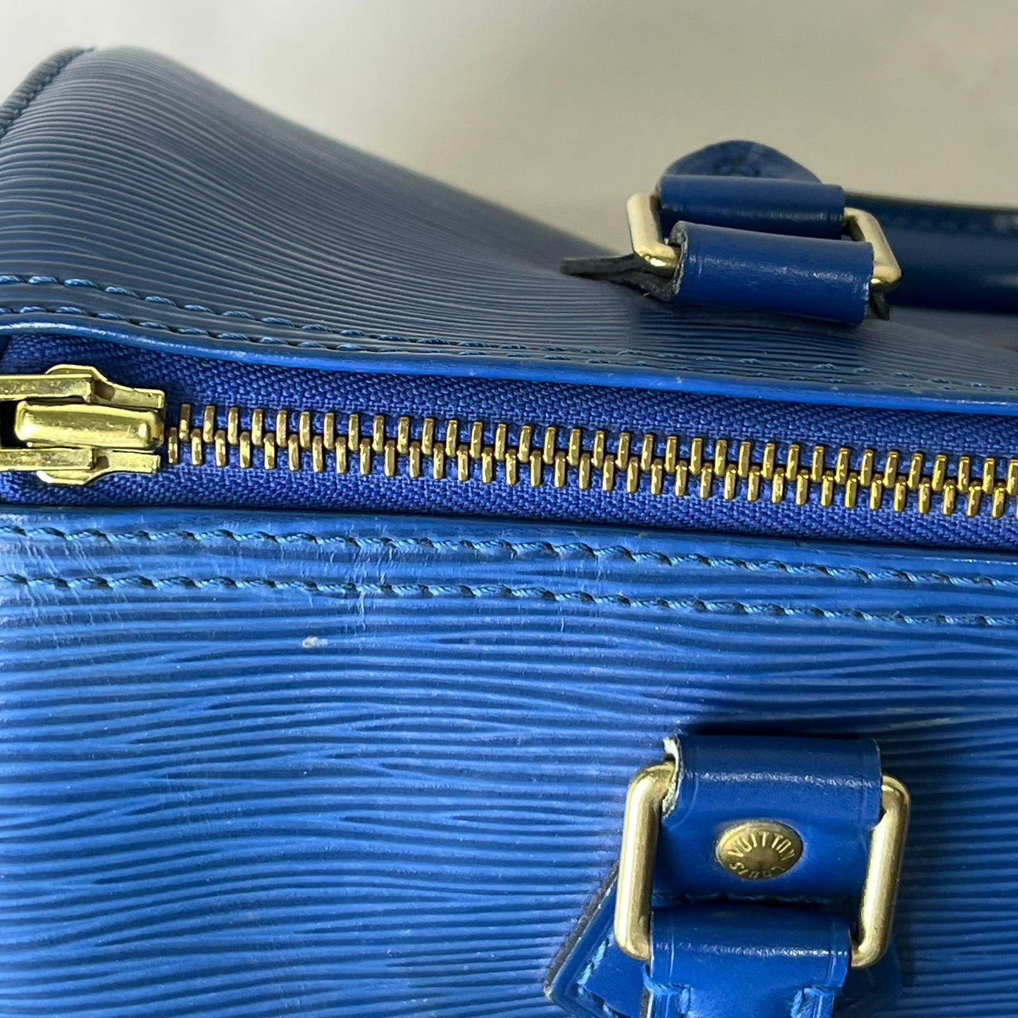 Louis Vuitton	Speedy 25 Epi Blue