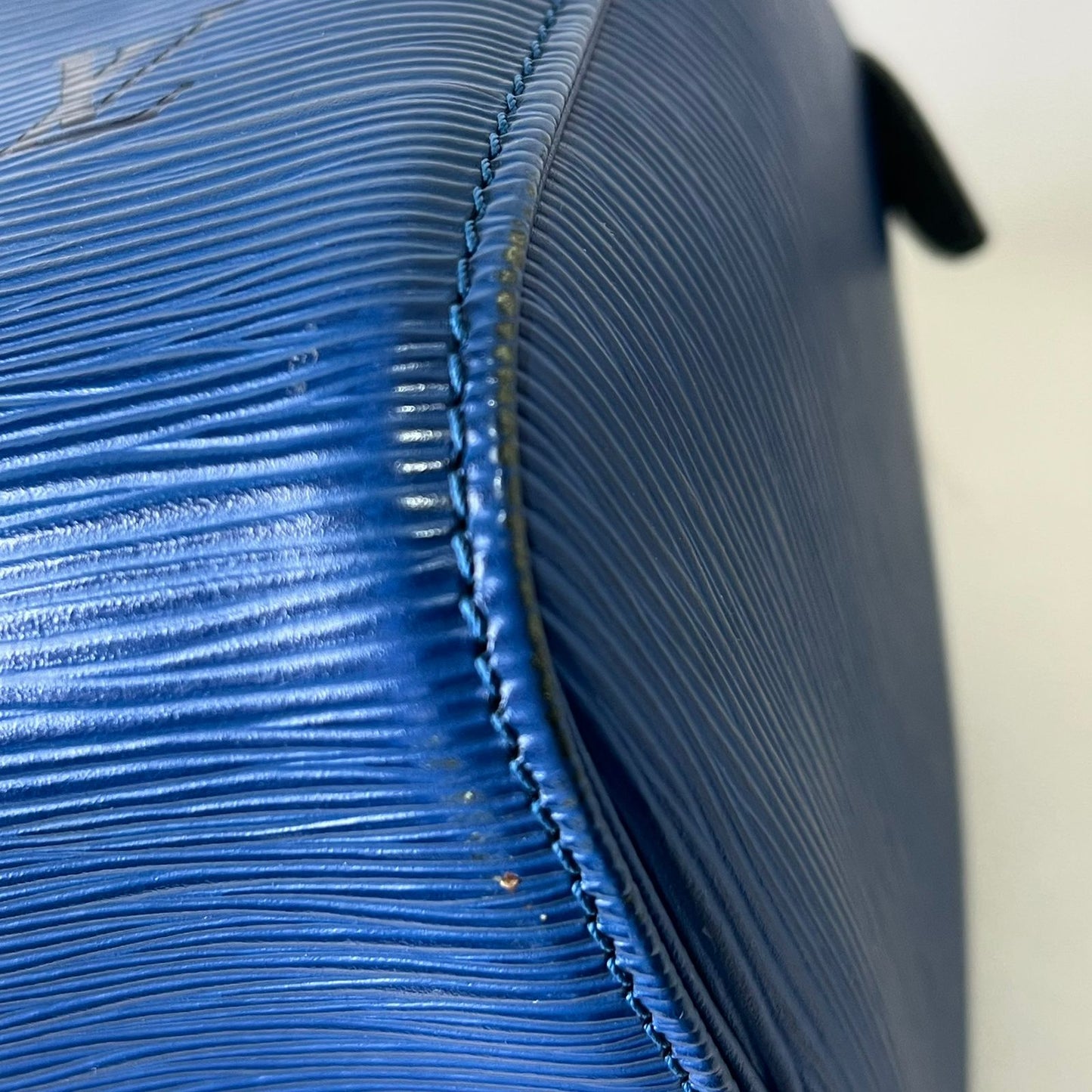Louis Vuitton	Speedy 25 Epi Blue