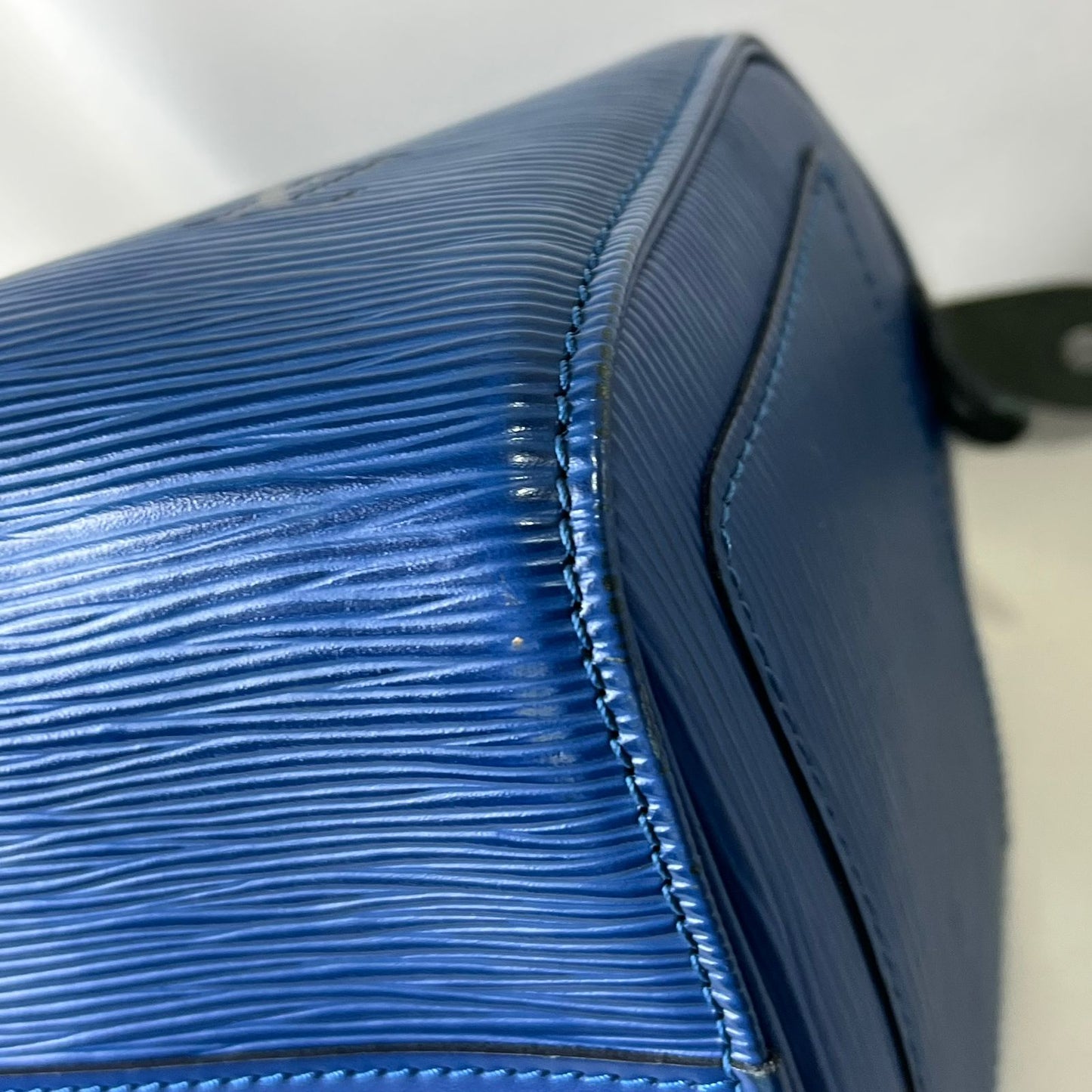 Louis Vuitton	Speedy 25 Epi Blue