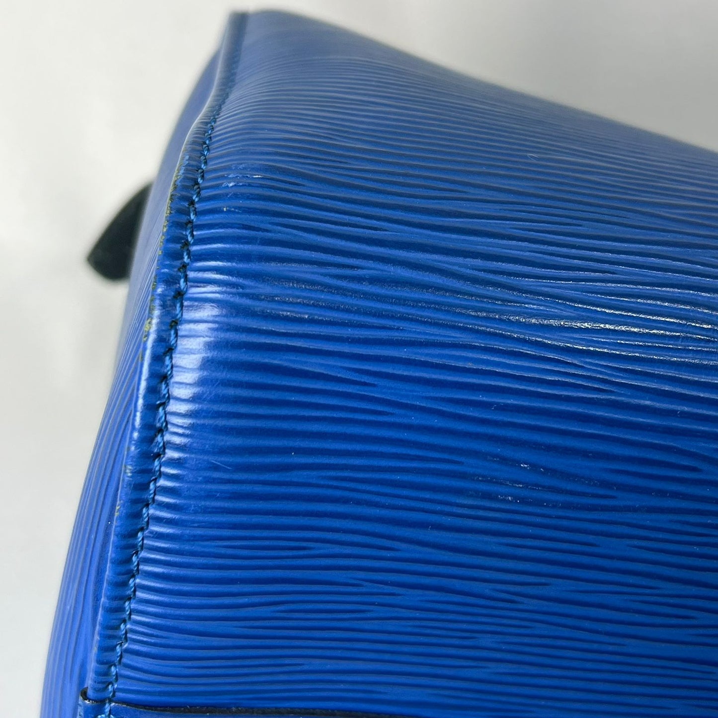 Louis Vuitton	Speedy 25 Epi Blue