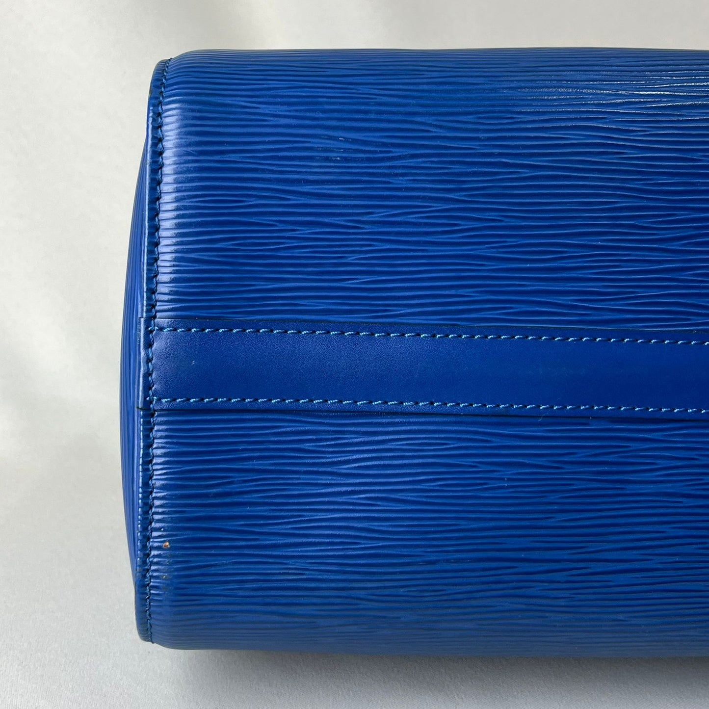 Louis Vuitton	Speedy 25 Epi Blue