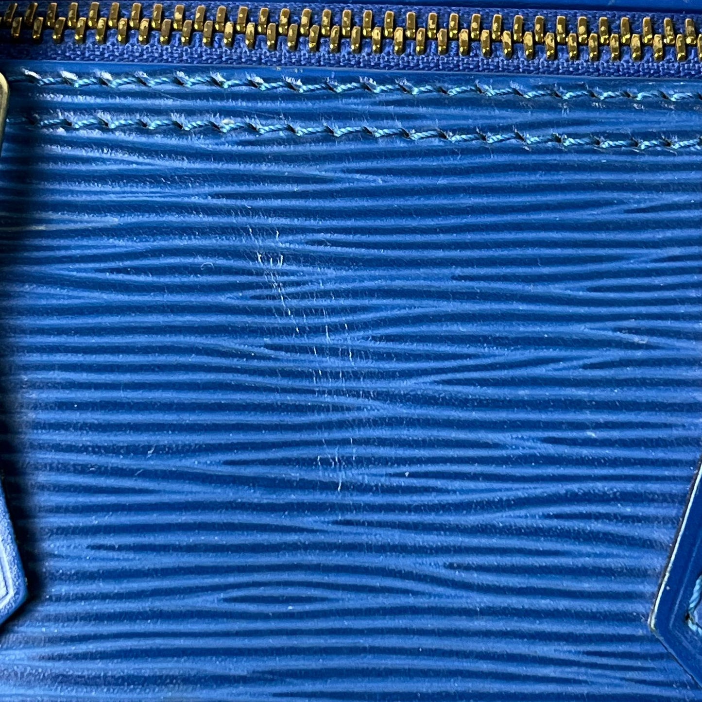 Louis Vuitton	Speedy 25 Epi Blue