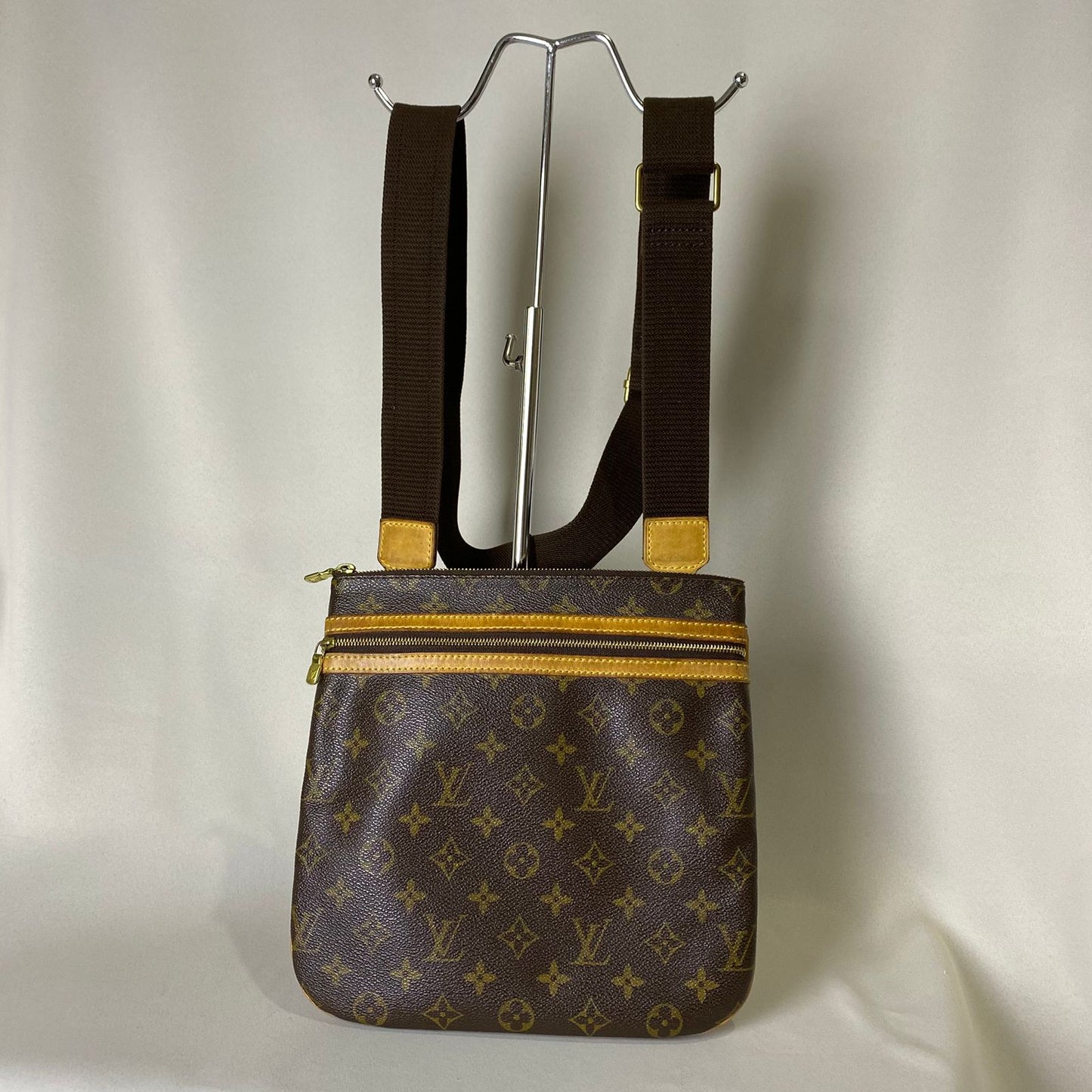 Louis Vuitton	Pochette Bosphore Crossbody Bag