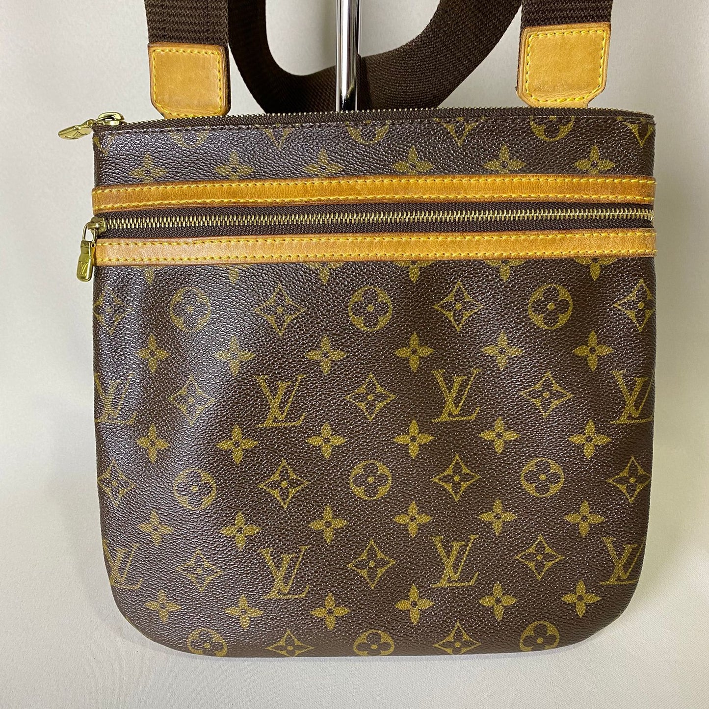 Louis Vuitton	Pochette Bosphore Crossbody Bag