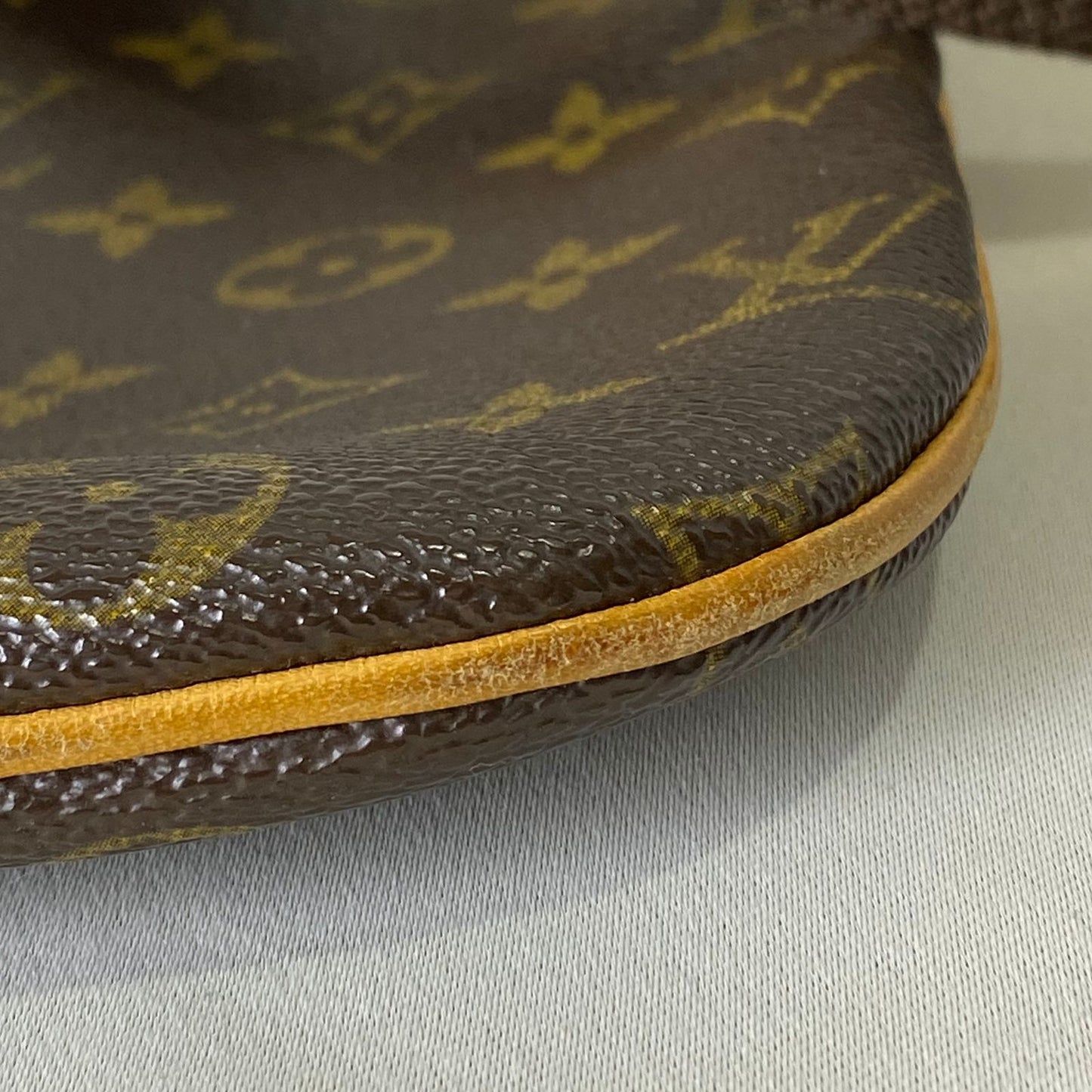 Louis Vuitton	Pochette Bosphore Crossbody Bag