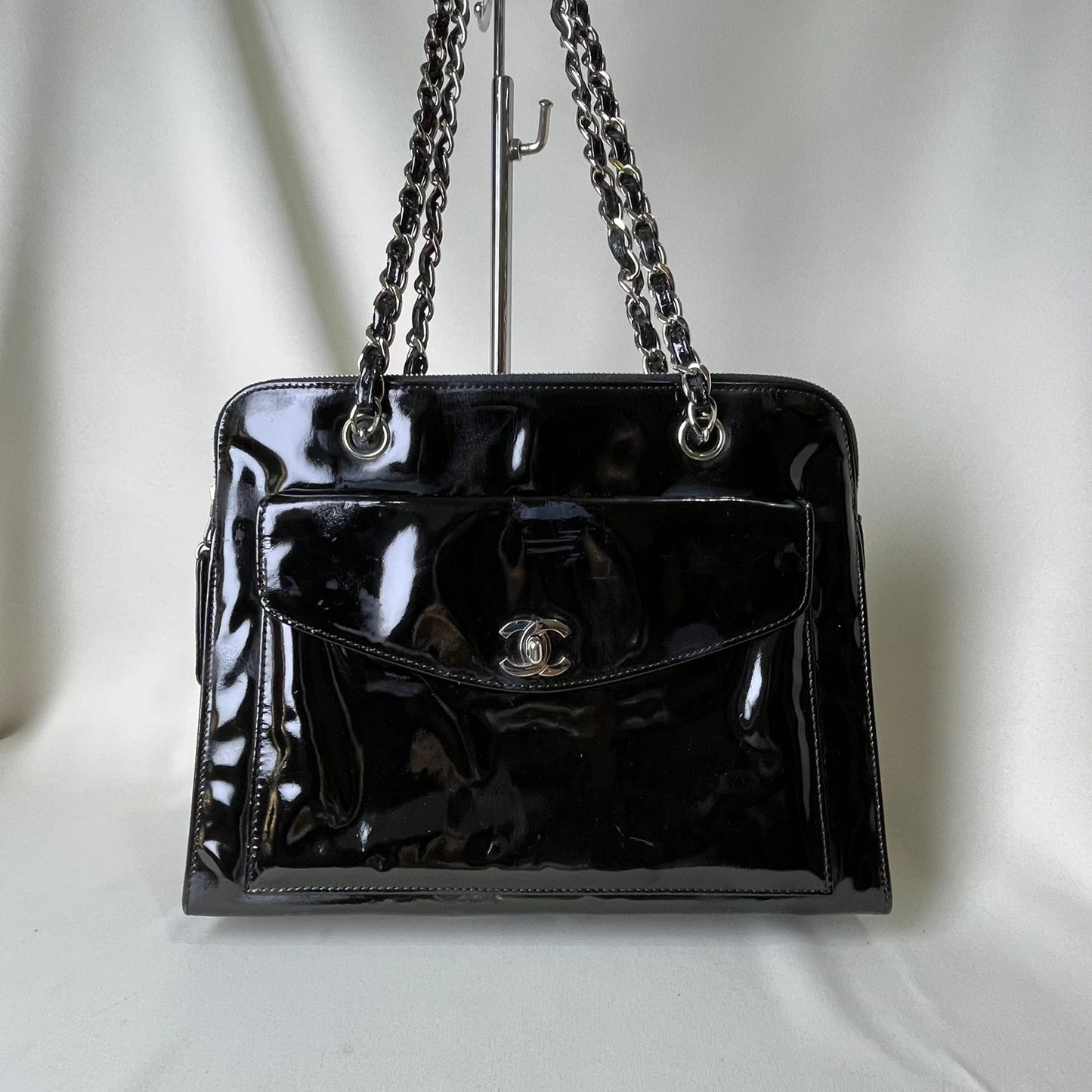 Chanel  Patent Envelope Tote - Shoulder Bag