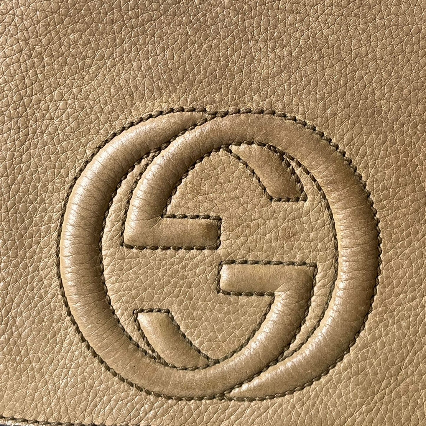 Gucci  Soho Chain Beige