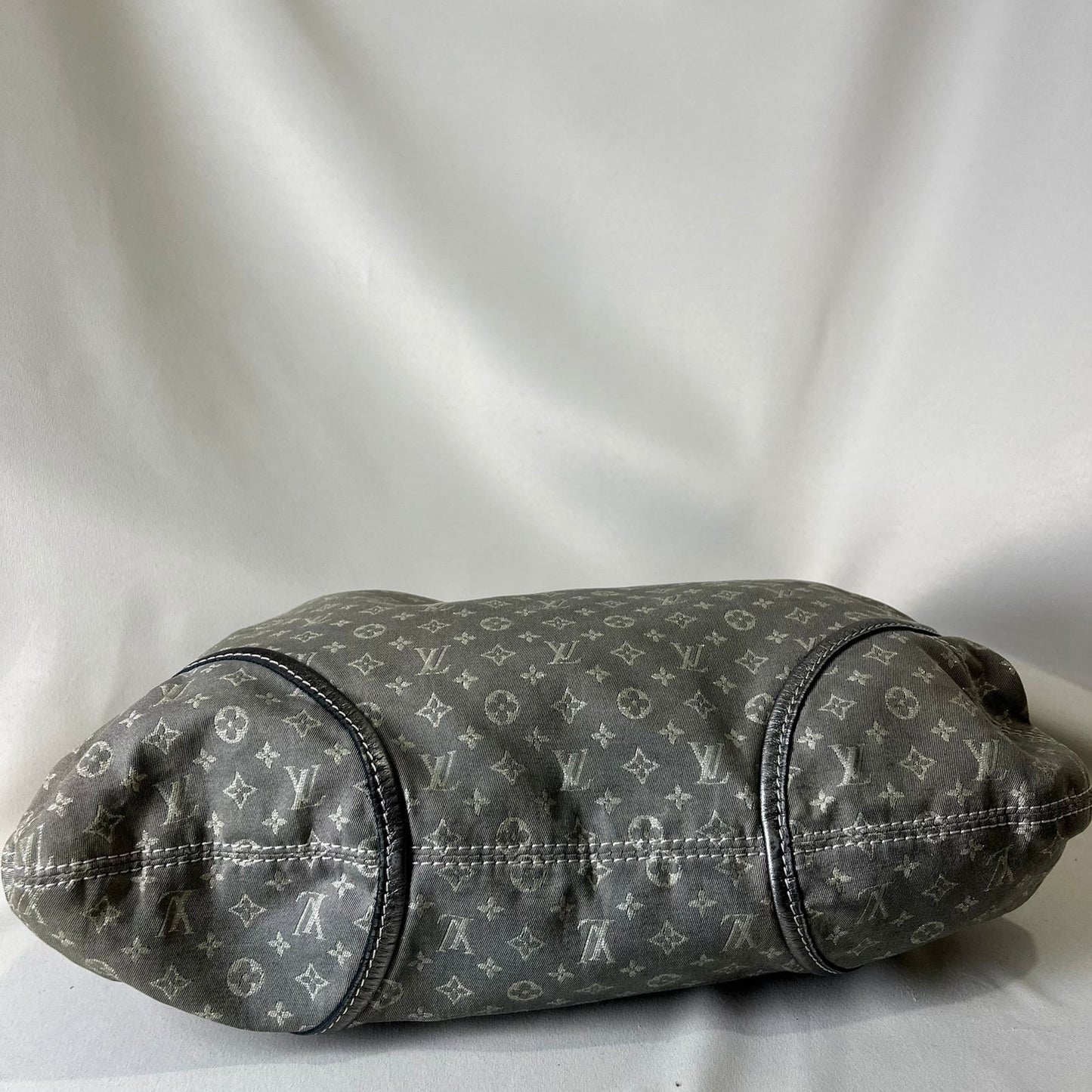 Louis Vuitton	Mini Lin Manon MM Grey Metallic Leather Trim