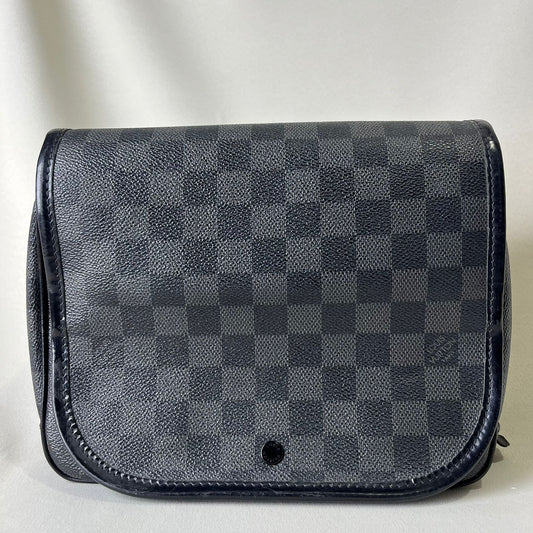 Louis Vuitton	Toiletry Damier Graphite