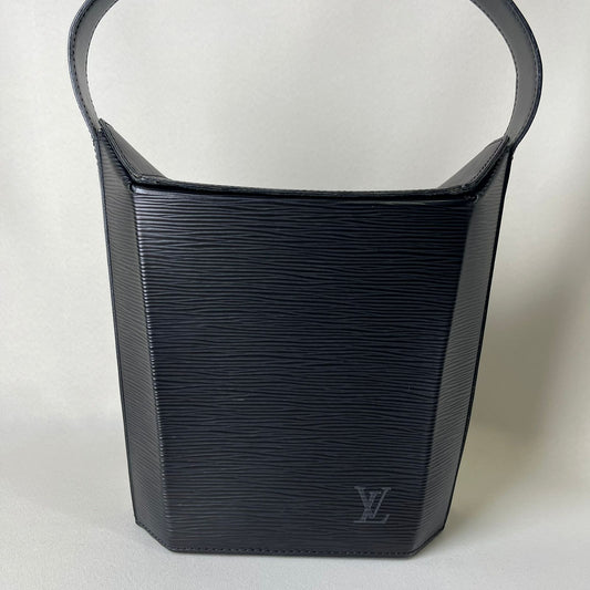 Louis Vuitton	Epi Sac Seau Boxy Bucket Black