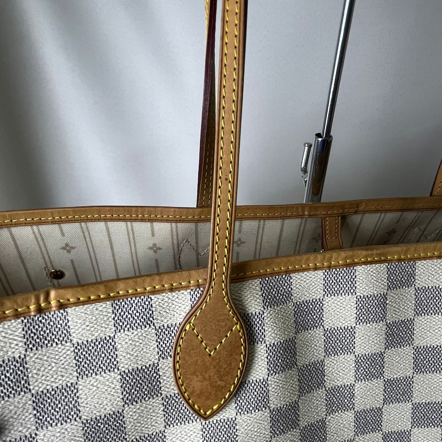 Louis Vuitton	Neverfull Damier Ebene GM, White