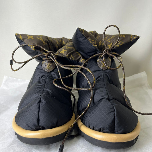 Louis Vuitton	Snow Boots - Size 38