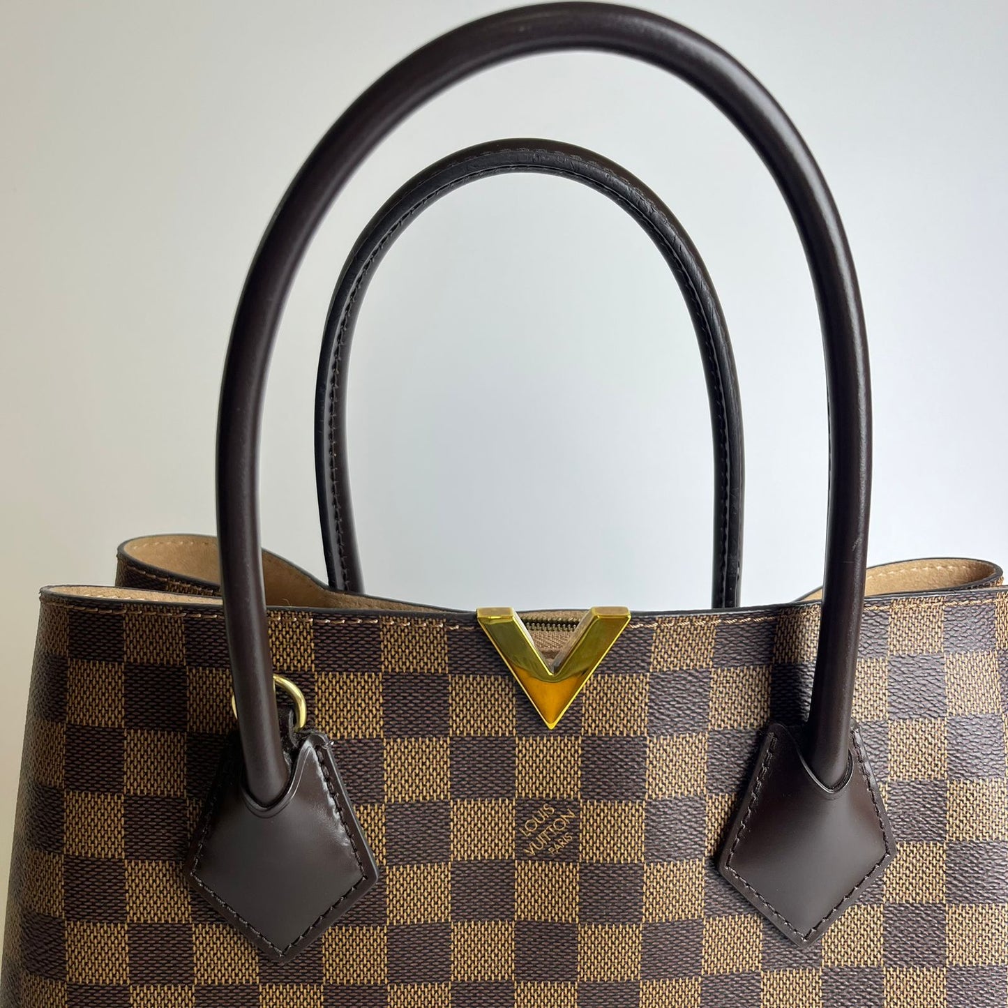 Louis Vuitton	Kensington Damier Ebene