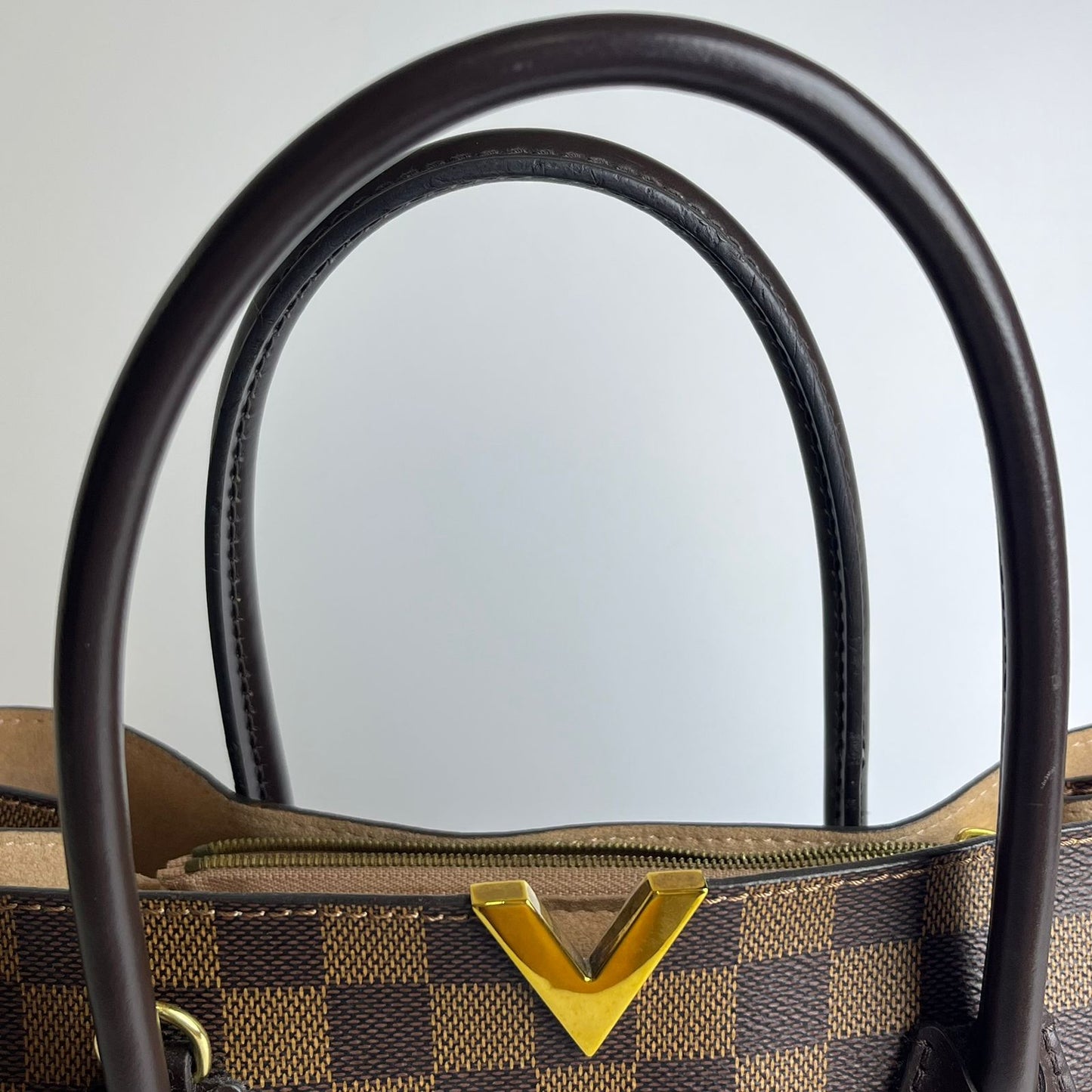Louis Vuitton	Kensington Damier Ebene